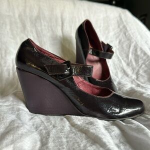FarylRobin women’s deep plum patent wedge Mary Jane size 9 EUC